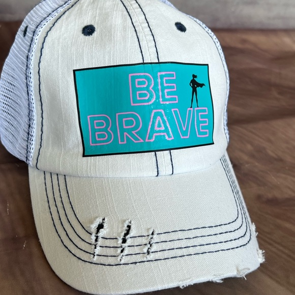 NWOT-WOMEN'S VINTAGE, DISTRESSED, PONYTAIL ADJUSTABEL TRUCKER HAT - Picture 2 of 12